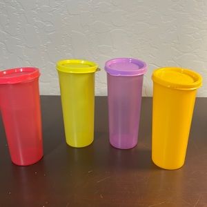 Tupperware tumblers w lids (4)